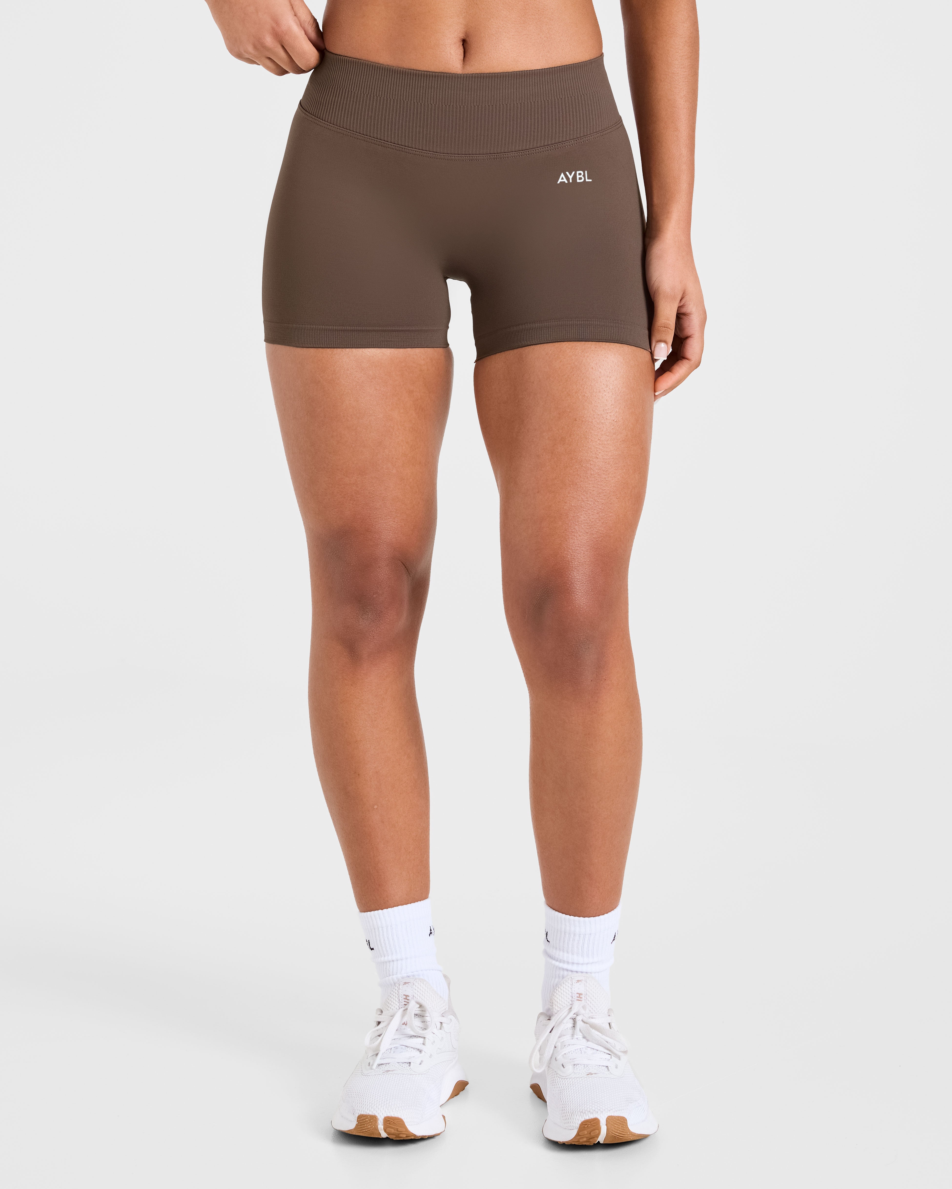 Enhance Seamless Shorts | 3.5"- Brown
