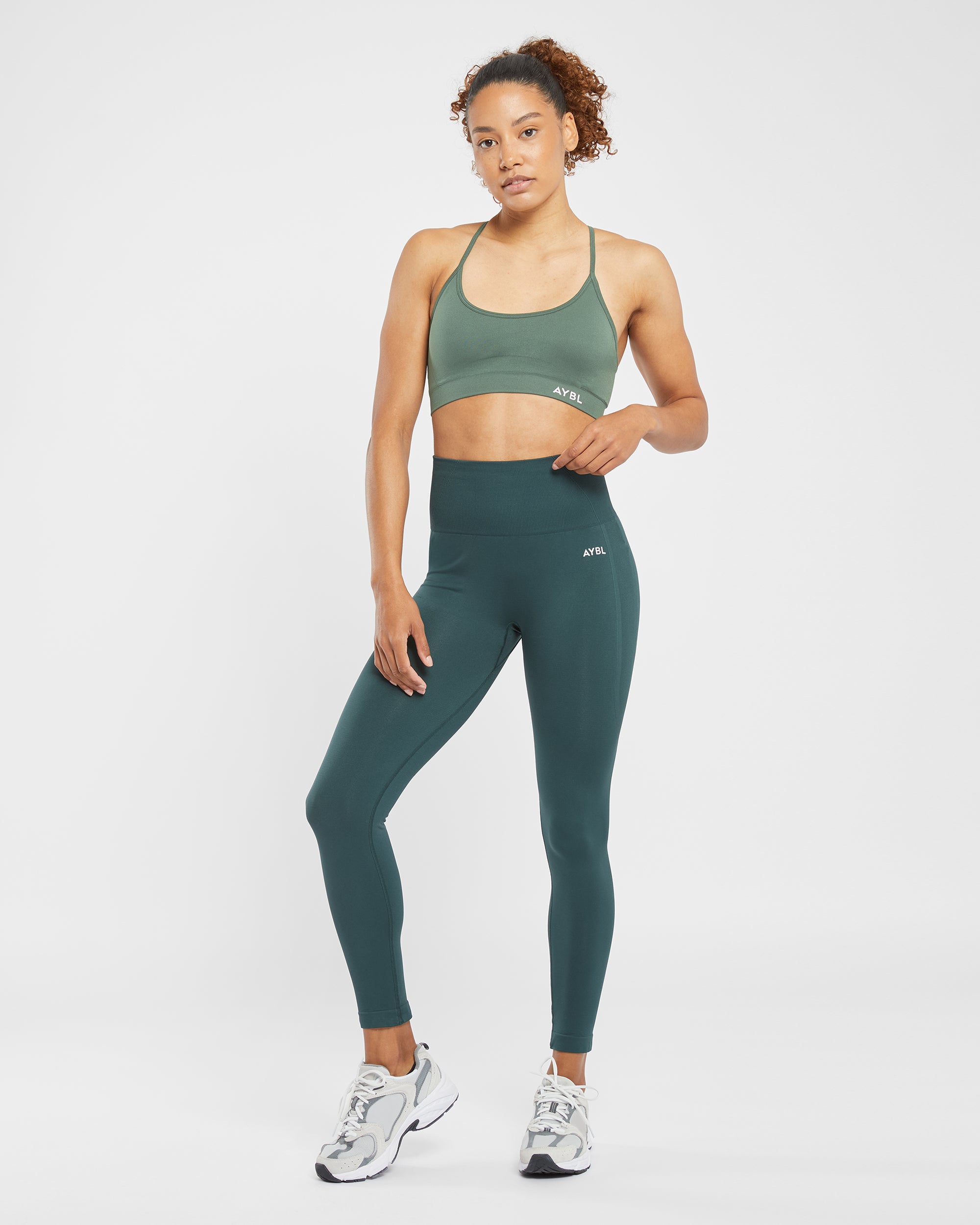 Essential Seamless V Neck Sports Bra - Elm Green