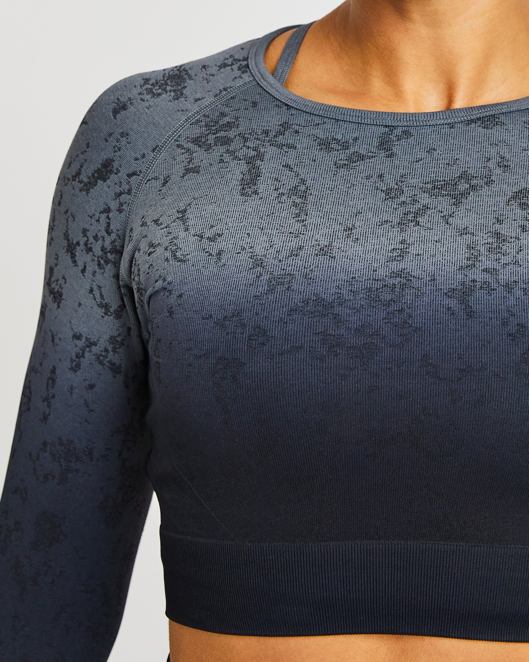 Flare Seamless Long Sleeve Crop Top - Black