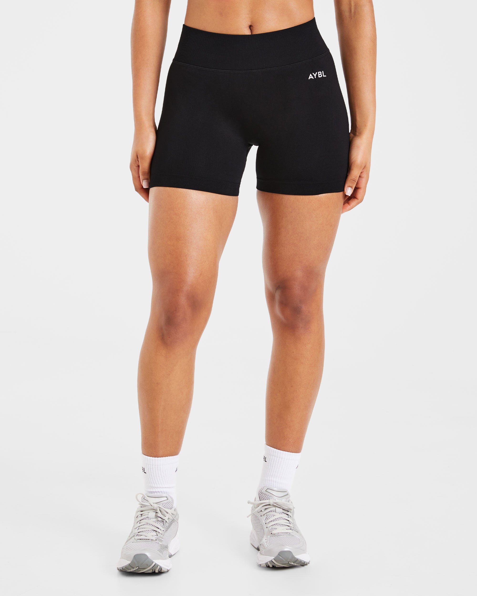 Adapt Seamless Shorts | 4.5" - Black