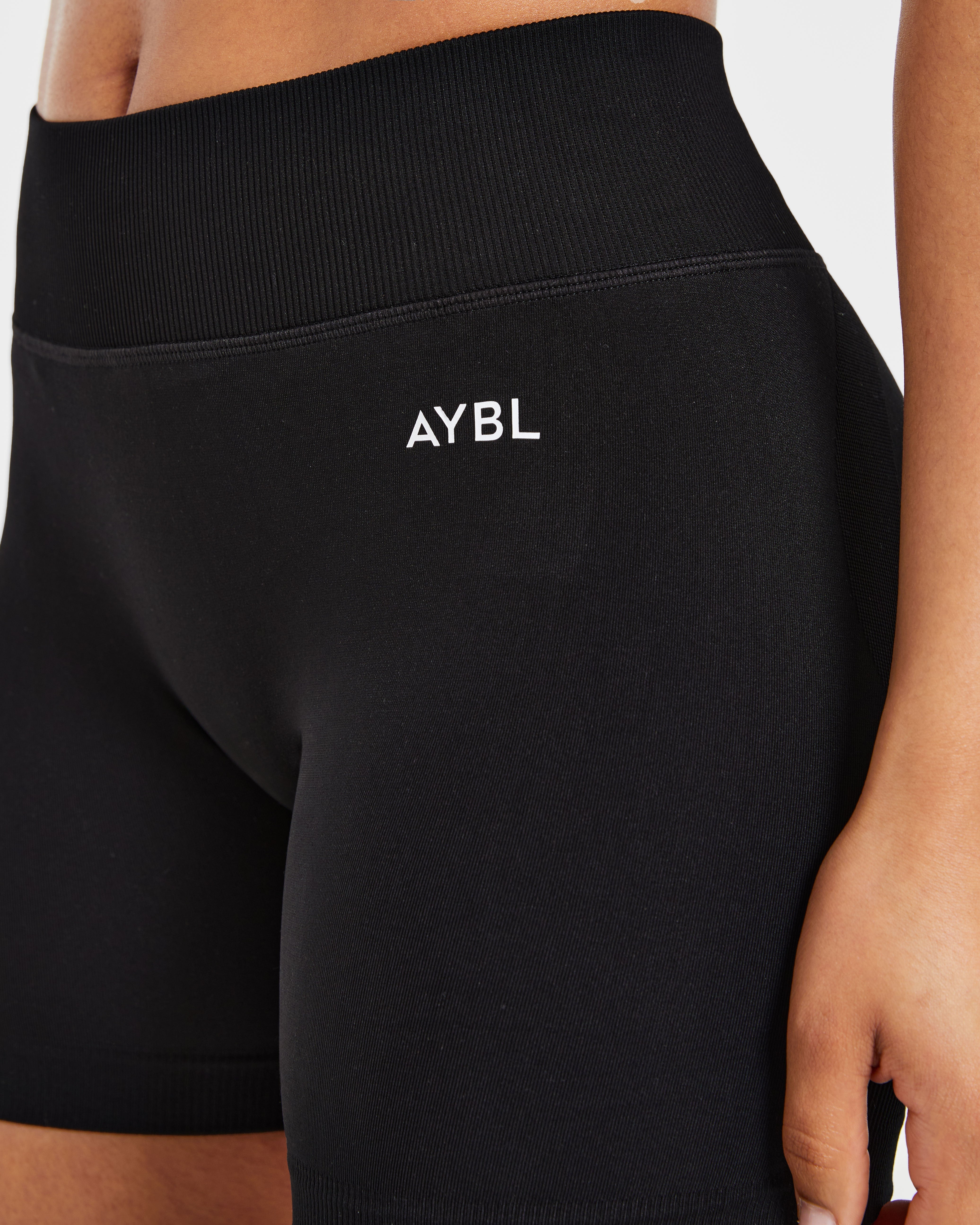 Adapt Seamless Shorts | 4.5" - Black