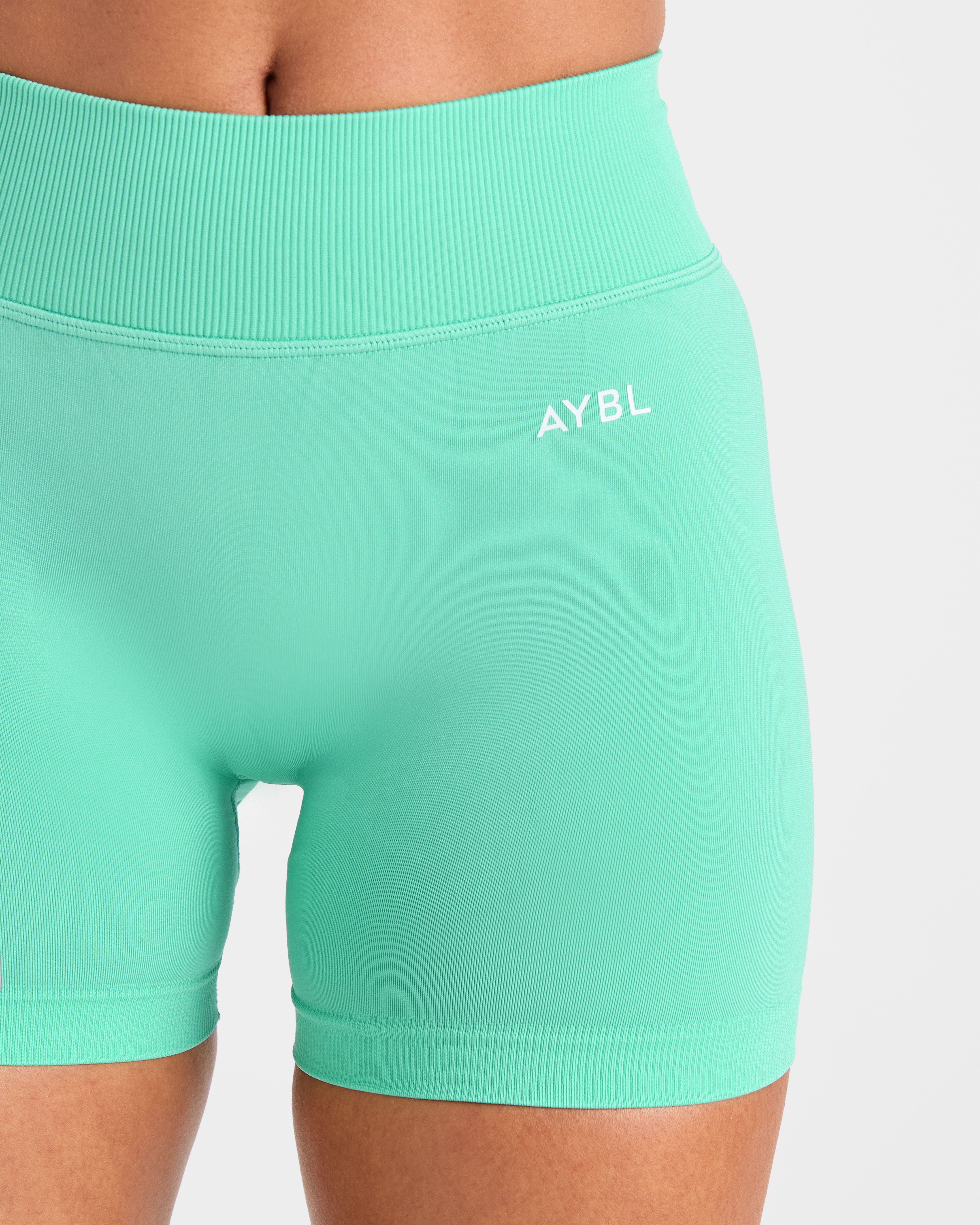 Adapt Seamless Shorts | 4.5" - Spring Mint