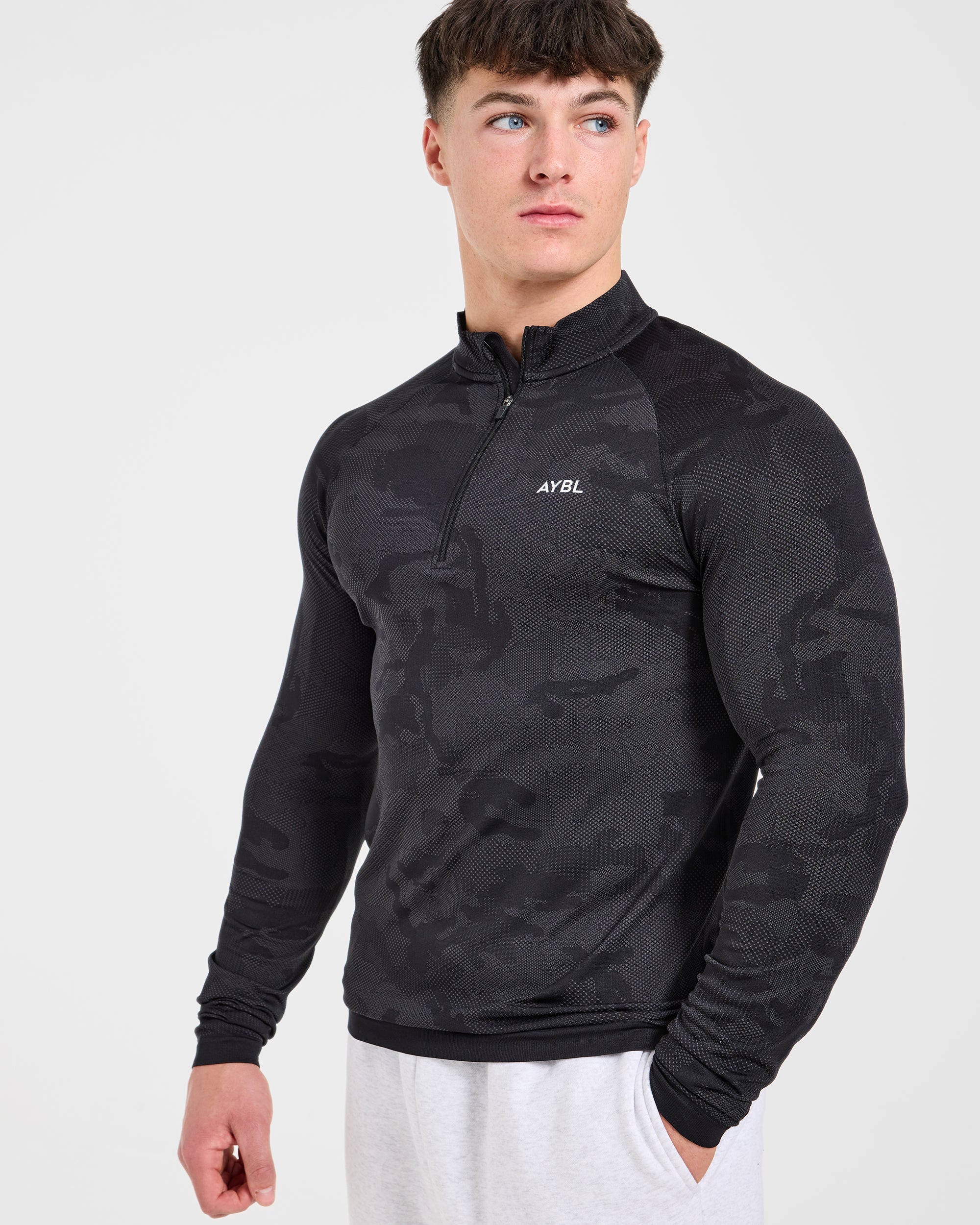 Camo Seamless 1/4 Zip Pullover - Black