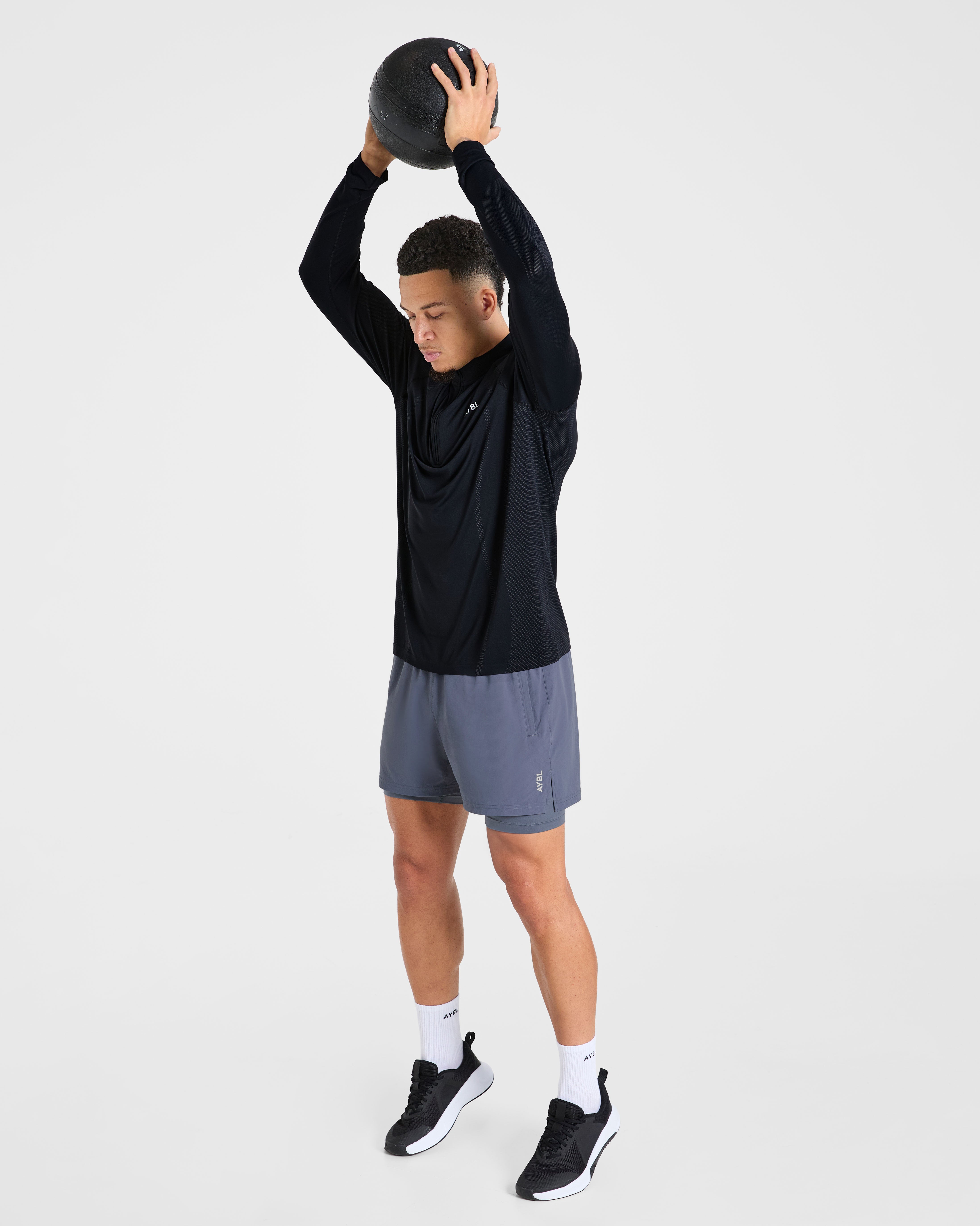 Attain Seamless 1/2 Zip Pullover - Black