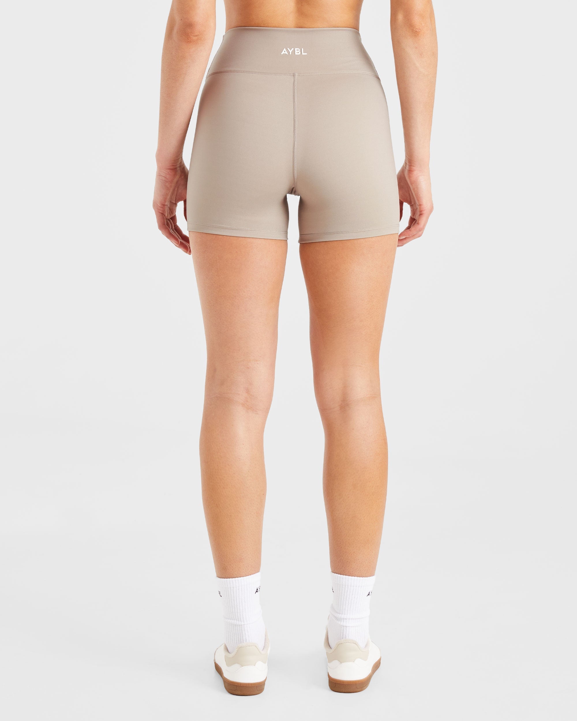 Courtside 5" Shorts - Mocha